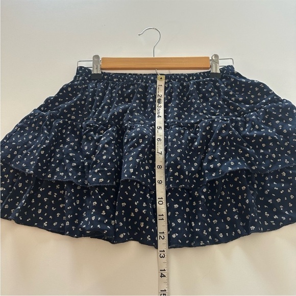 NWT Brandy Melville tiered floral mini skirt - Picture 5 of 6